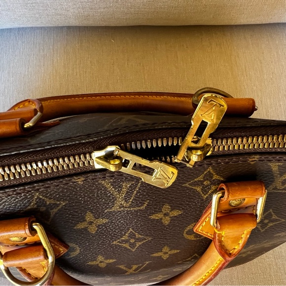 Louis Vuitton Alma - Picture 8 of 8